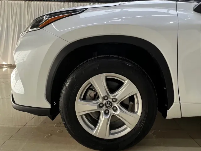 Toyota Highlander — Фото автомобиля 22