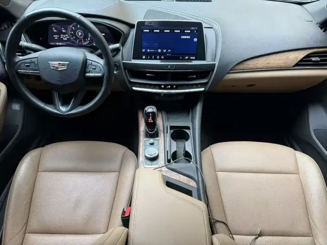 Cadillac CT5 — Фото автомобиля 5