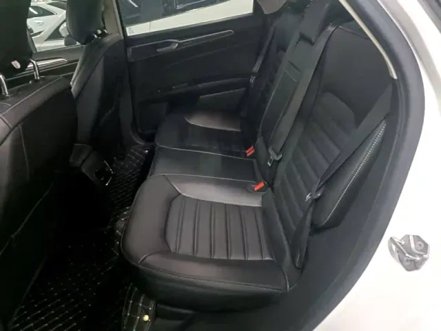 Ford Mondeo — Фото автомобиля 16