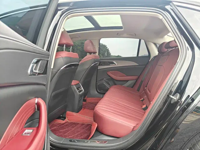 Hongqi H5 — Фото автомобиля 7