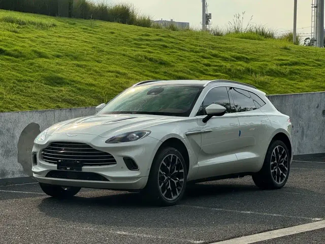 Aston Martin DBX — Фото автомобиля 6