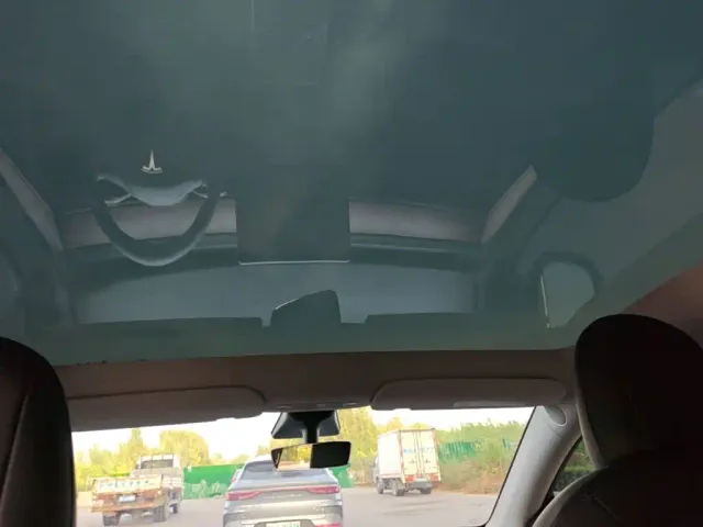 Tesla Model Y — Фото автомобиля 17