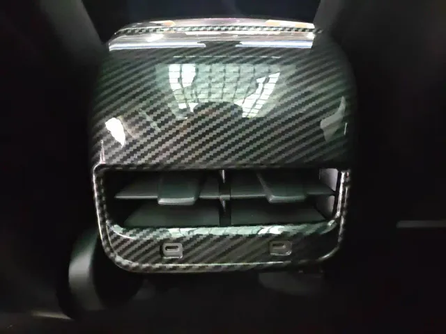 Tesla Model Y — Фото автомобиля 11