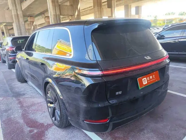 Li Auto L9 — Фото автомобиля 6