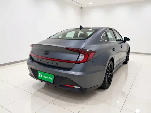 Hyundai Sonata — Фото автомобиля 6