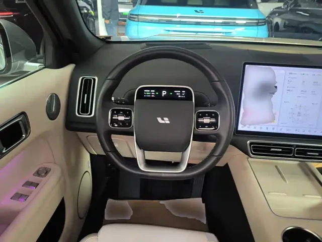 Li Auto L7 — Фото автомобиля 10
