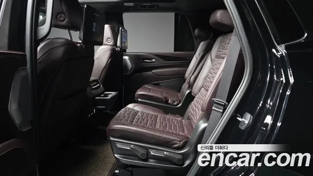 Cadillac Escalade 5th Gen — Фото автомобиля 16