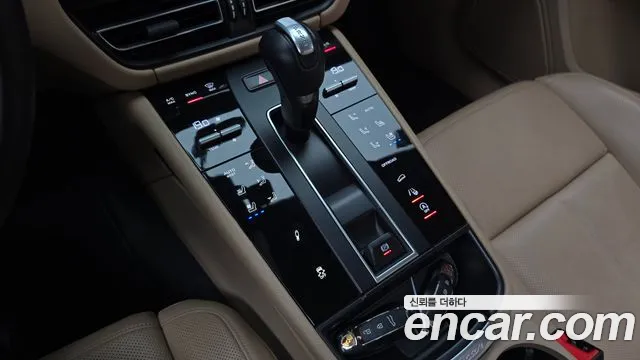 Porsche Macan — Фото автомобиля 9