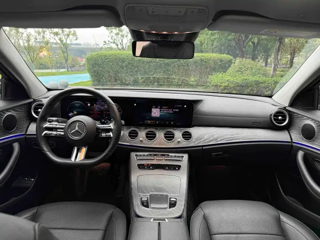 Mercedes-Benz E-Class — Фото автомобиля 6