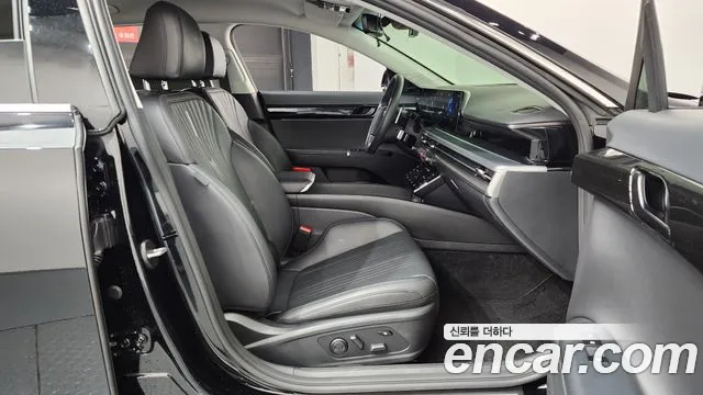 Hyundai Grandeur Grandeur (GN7) 2.5 Бензин 2WD — Фото автомобиля 25