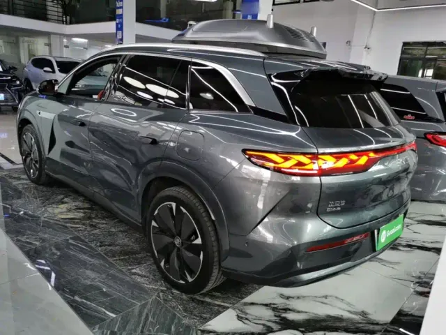 BYD Tang L — Фото автомобиля 4