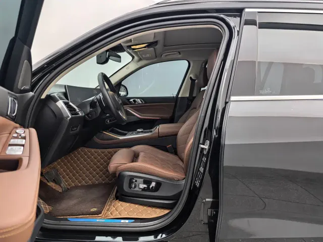 BMW X7 — Фото автомобиля 8