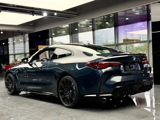 BMW M4 — Фото автомобиля 5