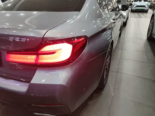 BMW 5 Series — Фото автомобиля 7