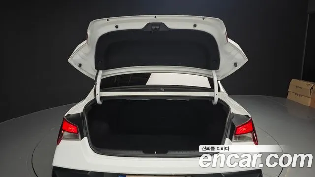 Hyundai Avante CN7 — Фото автомобиля 22