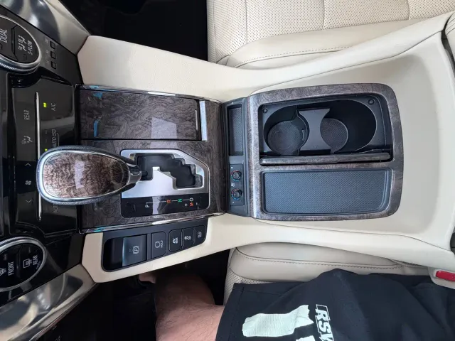 Toyota Alphard — Фото автомобиля 20