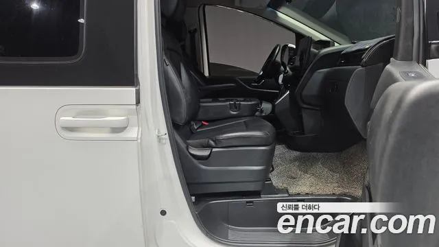 Hyundai Staria Staria 4WD Tourer 9 мест — Фото автомобиля 11