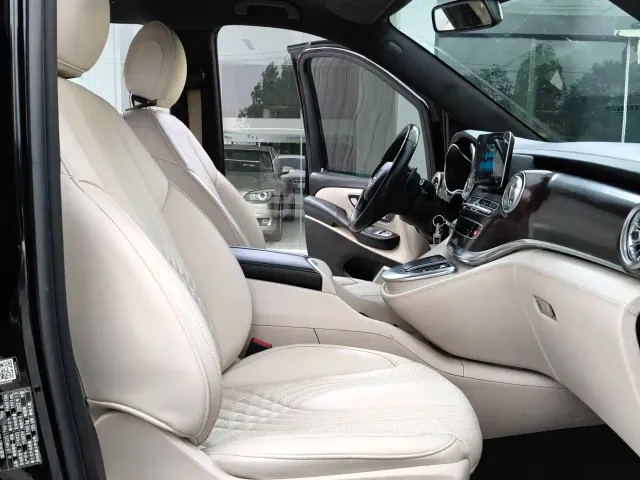 Mercedes-Benz V-Class — Фото автомобиля 10