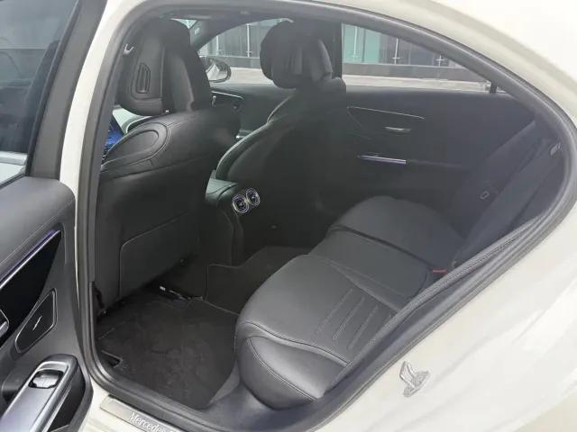 Mercedes-Benz C-Class — Фото автомобиля 6