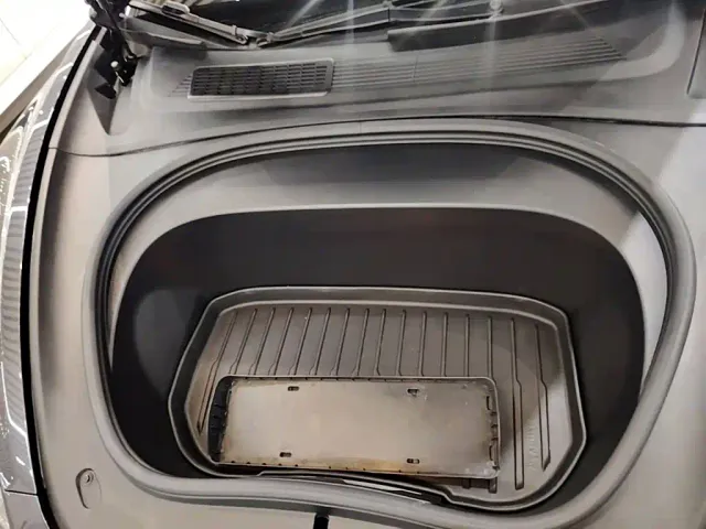 Tesla Model 3 — Фото автомобиля 19