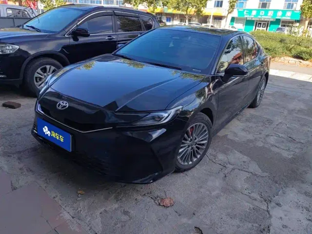 Toyota Camry — Фото автомобиля 2