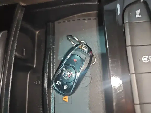 Buick Regal — Фото автомобиля 8
