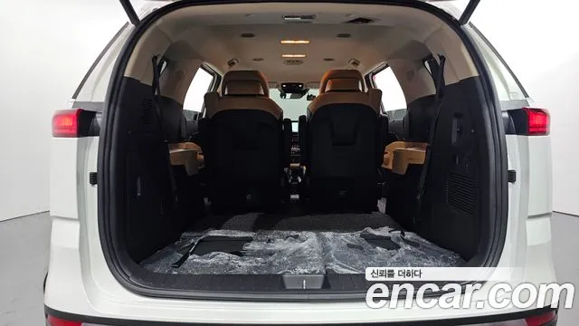 Kia Carnival Generation 4 — Фото автомобиля 20