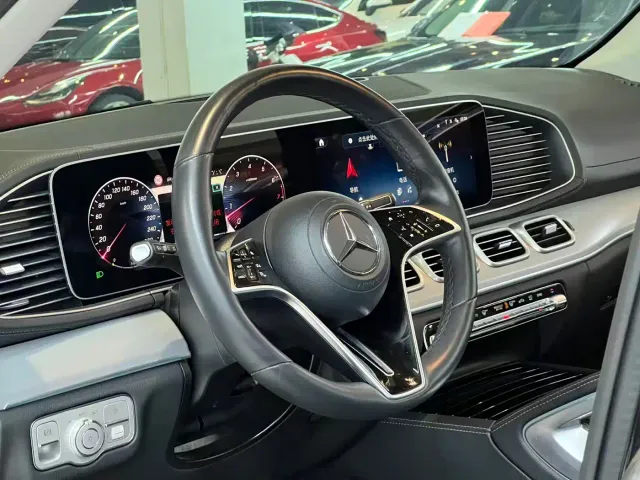 Mercedes-Benz GLE-Class — Фото автомобиля 12
