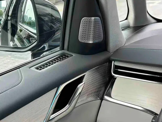 Volvo Volvo EM90 2025 Ultra Six-Seater — Фото автомобиля 5