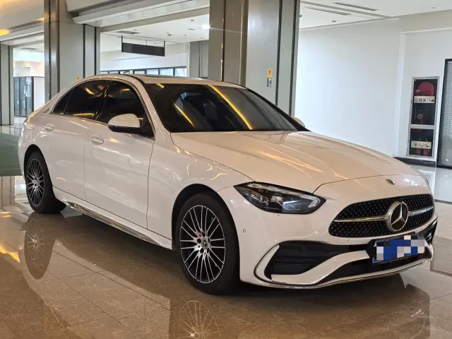 Mercedes-Benz C-Class — Фото автомобиля 3