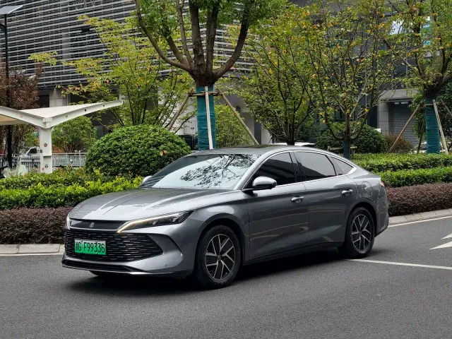 BYD Qin L — Фото автомобиля 9