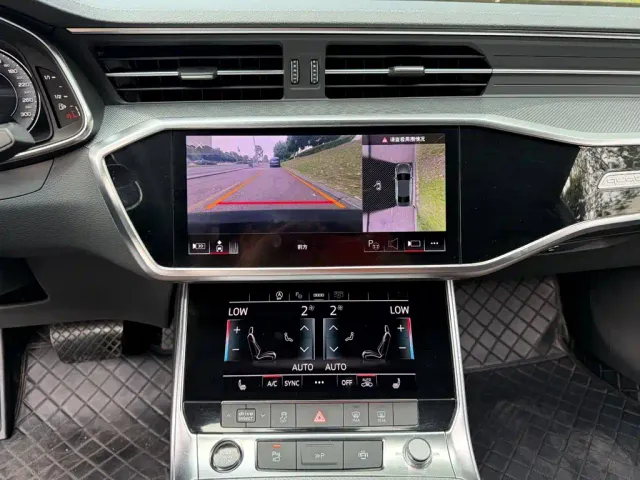 Audi A7L — Фото автомобиля 10