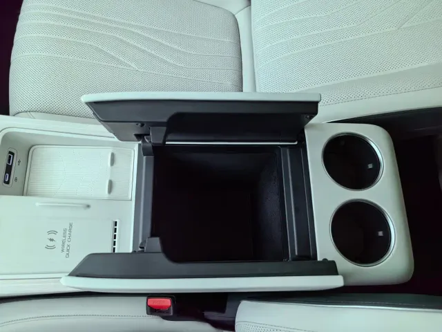 Geely Galaxy E8 — Фото автомобиля 16