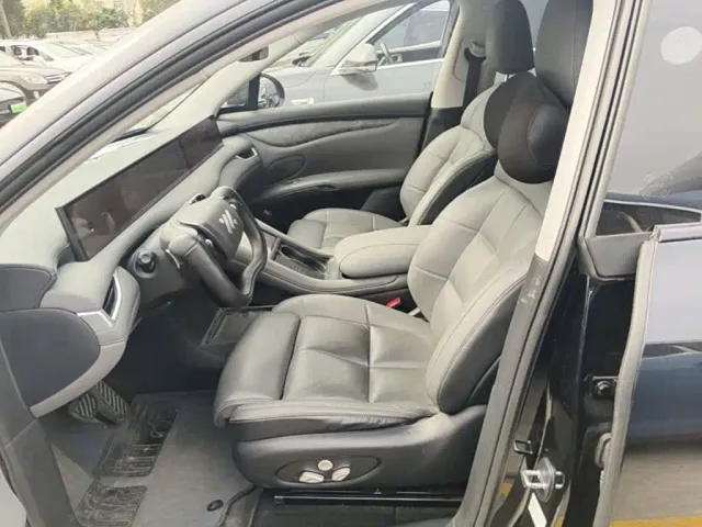 IM Motors LS6 — Фото автомобиля 14