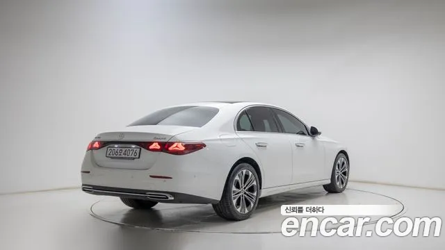 Mercedes-Benz E-Class W214 — Фото автомобиля 2