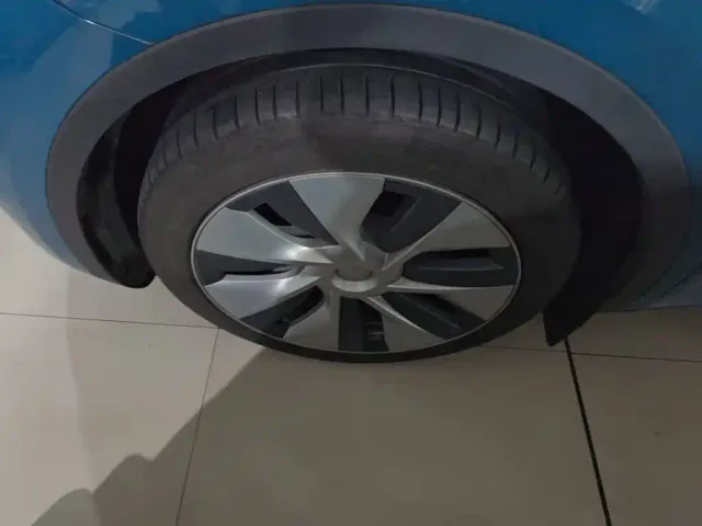 Tesla Model Y — Фото автомобиля 22