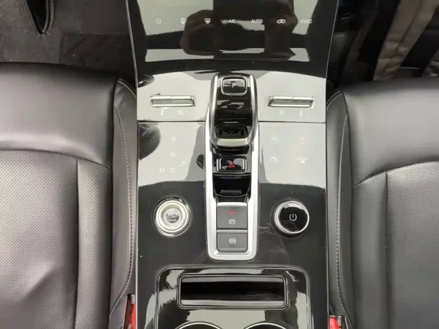 Chery Tiggo 8 — Фото автомобиля 13