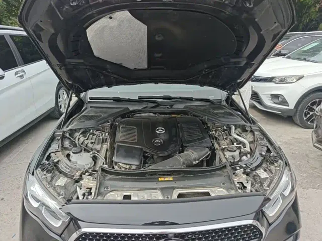 Mercedes-Benz E-Class — Фото автомобиля 18