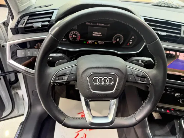 Audi Q3 — Фото автомобиля 9