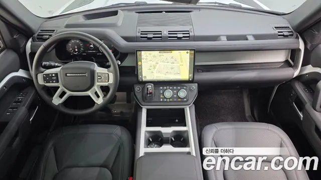 Land Rover Defender — Фото автомобиля 9