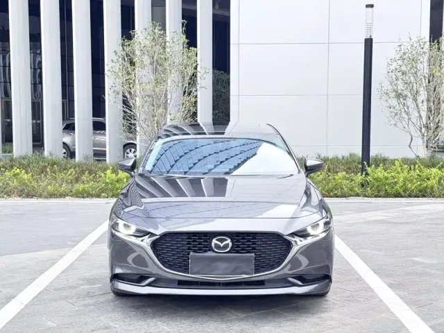 Mazda Axela — Фото автомобиля 19