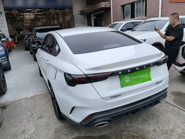 Geely Binrui — Фото автомобиля 22