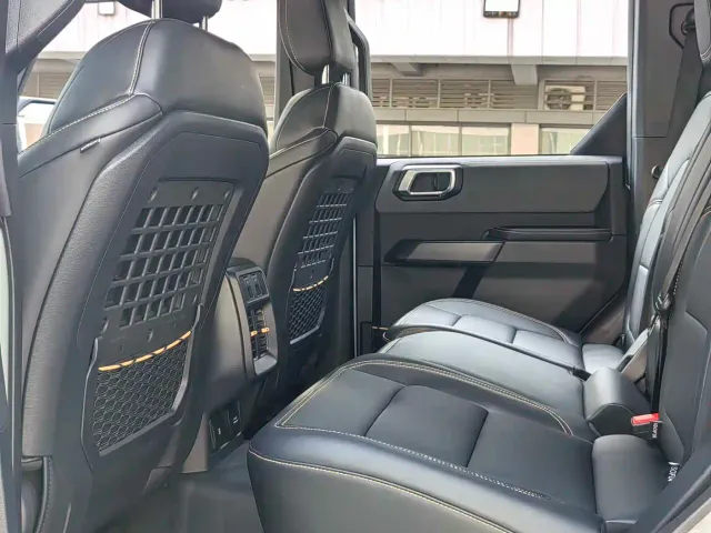 Ford Bronco — Фото автомобиля 13