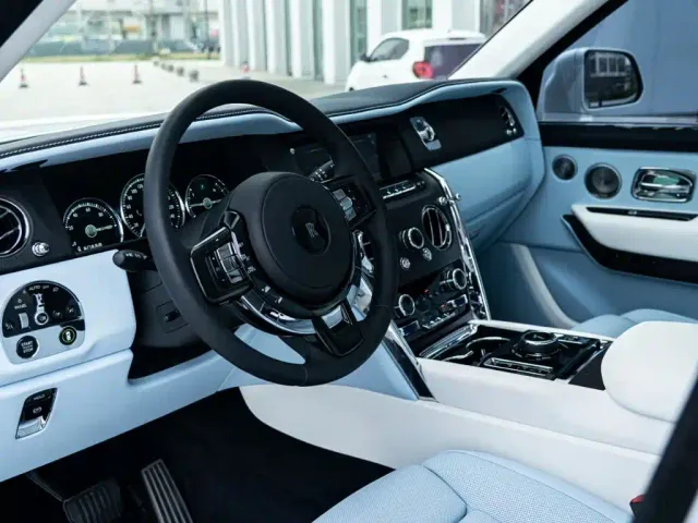 Rolls-Royce Cullinan — Фото автомобиля 7