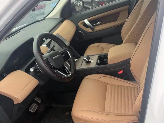 Land Rover Discovery Sport — Фото автомобиля 4