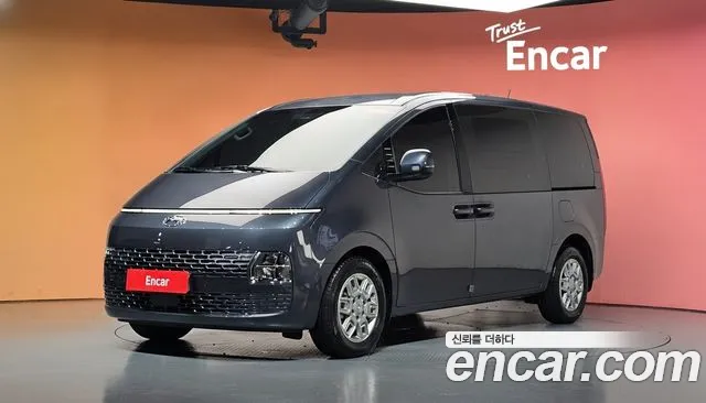 Фотография автомобиля — Hyundai Staria