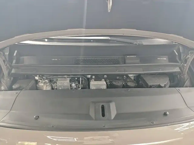 Li Auto MEGA — Фото автомобиля 19
