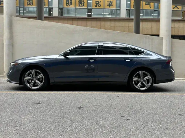 Honda Accord — Фото автомобиля 3