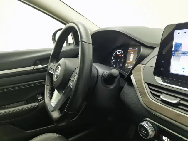 Nissan Teana — Фото автомобиля 22