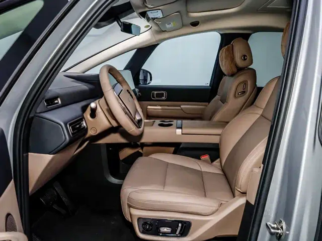 Li Auto MEGA — Фото автомобиля 11